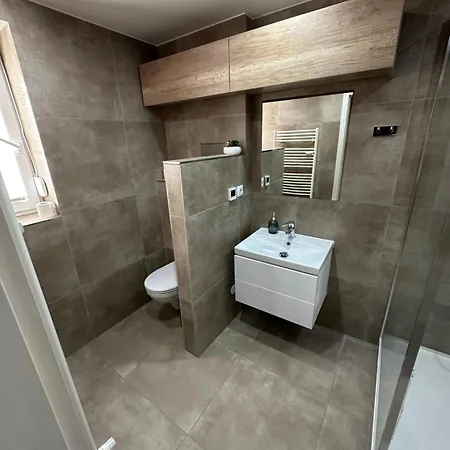 2 Izbovy Moderny Centrum