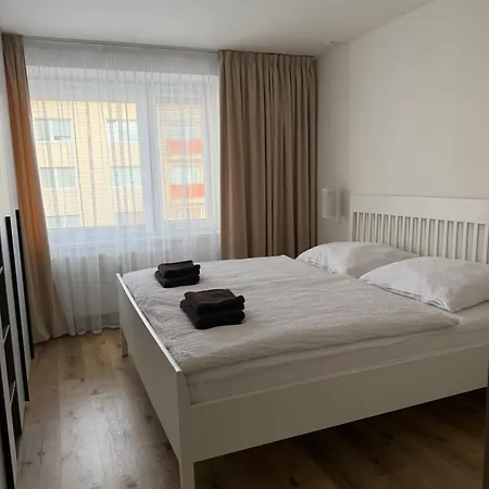 2 Izbovy Moderny Centrum *