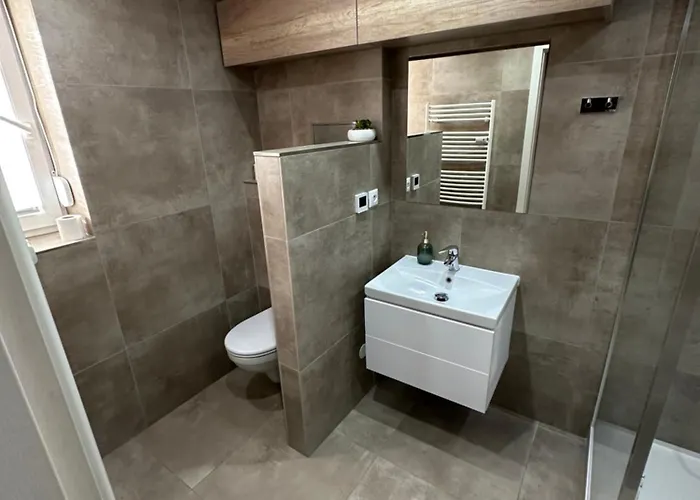 2 Izbovy Moderny Centrum