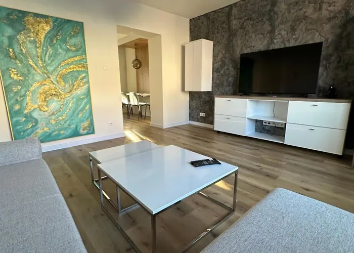 2 Izbovy Moderny Centrum